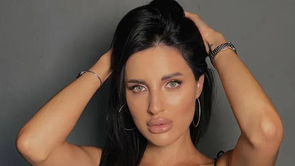 "Я качаю ж*пку в залі, на яку дивляться ваші ж чоловіки" – Третьякова жорстко відповіла на хейт