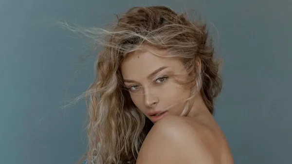 Муза Кухаревича ярко взрывает сеть – идеально влилась в роль настоящей богини