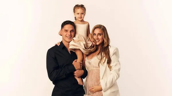 Судаковы в самых счастливых моментах – милые кадры от звездной семьи вызывают эмоции умиления