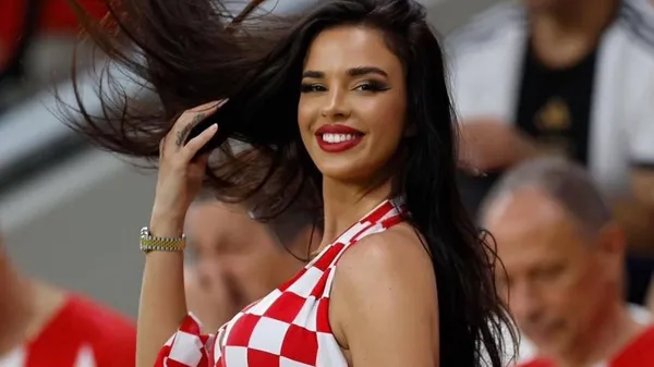 Фанатка збірної Хорватії вразила занадто відвертим образом – фанати шоковані витівкою секс-бомби