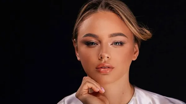 Білодід ефектно підкорює Париж – перетворила вулиці міста на модельний подіум