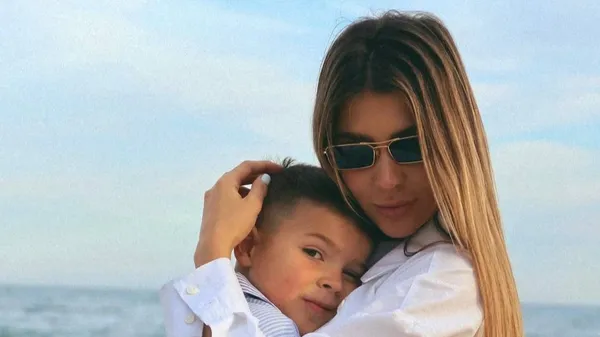 Кохана Яремчука знає, як розтопити серця – теплий кадр від родини футболіста