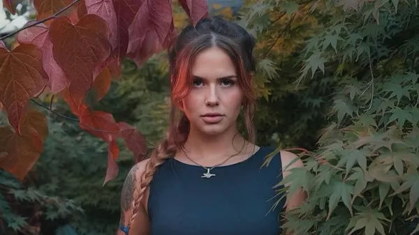 Палка фанатка команди Зінченка розігріла мережу до максимуму – засвітила оголені форми у всій красі