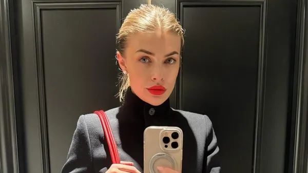 Жена Зинченко дала огня в Париже остросюжетными образами – город аж реально загорелся