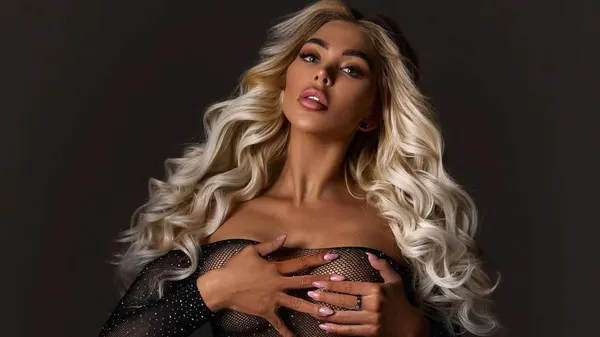 Пасія Алефіренка звабила Макгрегора на одному з курортів – проте не все так просто