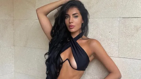 Епатажна партнерка зірки Шахтаря вийшла на пік провокації: мінімум одягу і максимум ефекту