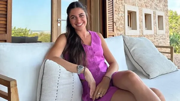 Безупречная дочь тренера ПСЖ оказалась в центре внимания благодаря захватывающему образу и стилю