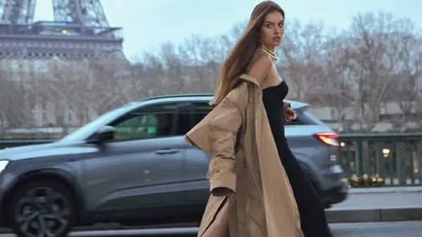 Розкішна футбольна ведуча з модельною зовнішністю підкорює світ: врода і харизма кидають в захват