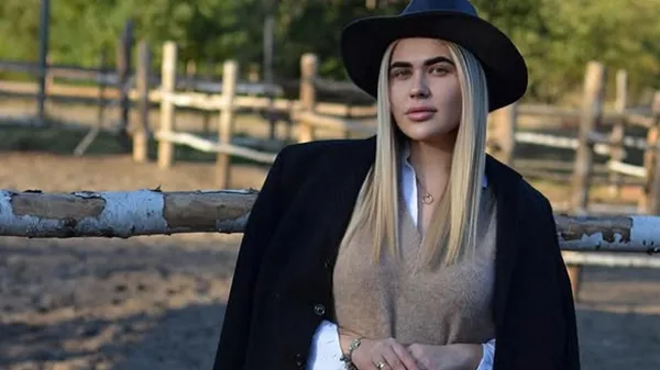 Чарівна жона Корнієнка затьмарила природну красу розкішним виглядом – фанати вражені