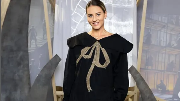 Костюк випромінює легкість фірмовою посмішкою у вишуканій сукні – ніжно та витончено