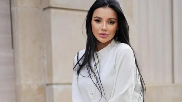 Дружина Янакова у гарячому бікіні спокушає непристойно ідеальною фігурою – неймовірна грація