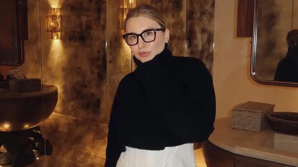 Свет в объективе: девушка голкипера Александрии очаровала новым образом