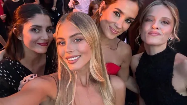 Пассия конкурента Лунина в сердечке на голое тело – пикантный фурор от блондинки, воевавшей на флоте