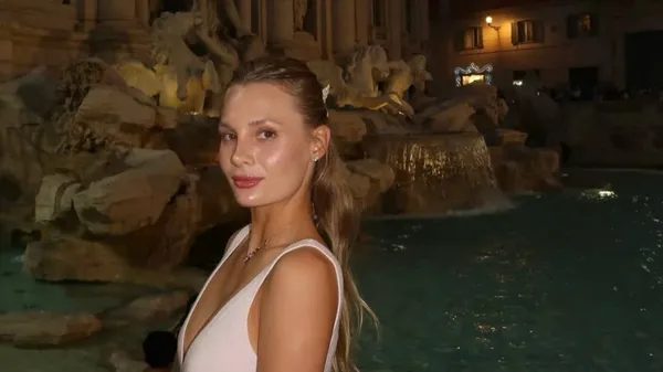 Ястремська показала запальні кадри зі свого свята – яскраві емоції, бойфренд та подруги в бікіні