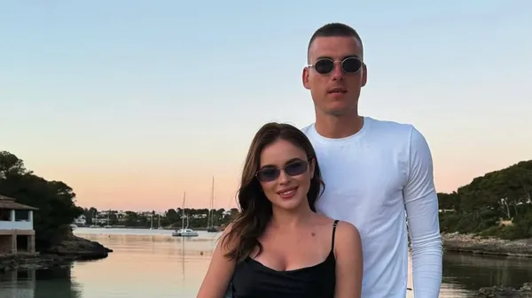 Шампанське, троянди та феромони кохання: зіркове подружжя Луніних насолоджуються побаченням мрії