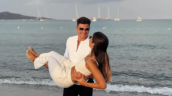 Партнер Мессі подарував красуні Тарзана після великої перемоги – чемпіону світу віддячили дитиною