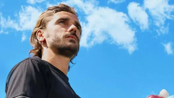 Грізманн став батьком вчетверте: люди не могли повірити, коли побачили дати народження