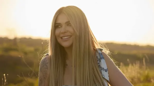 На хвилях бажання: дружина Корнієнка зачарувала мережу морською магією