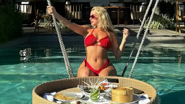 Самая сексуальная футболистка мира выставила на показ обнаженное тело среди райских пейзажей