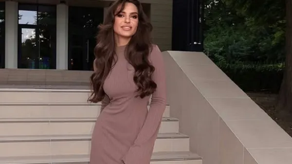 Стильна муза голкіпера Руху зірвала овації елегантним виходом – залишила приємне враження