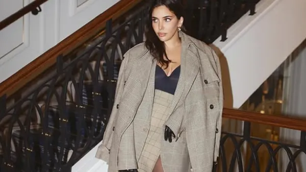 Зваблива дружина гравця Ман Сіті розводить пристрасті вигинами в спокусливому бікіні