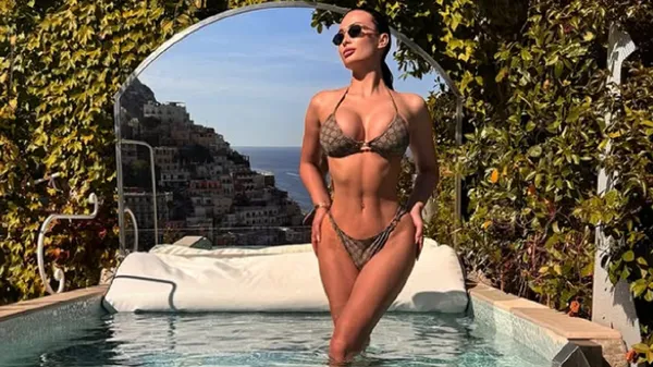 Откровенная пассия экс-звезды Динамо показала настоящую силу обнаженного тела – без всяких украшений и границ