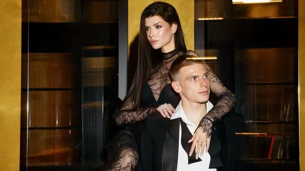 Супруги Очеретько слились в пылком поцелуе – страсть, затмившая игру