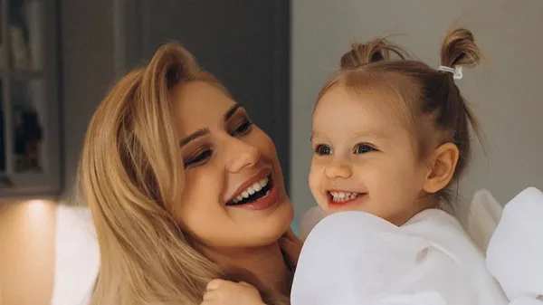 Зубкова нашла счастье в искренней улыбке дочери – теплые объятия, которые согревают душу