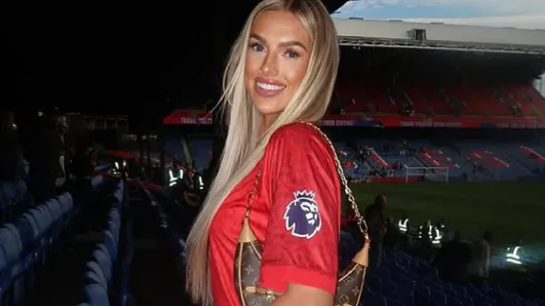 Потрясающая футболистка в новом образе расставила ловушки для сердец: сеть не сдерживает эмоций