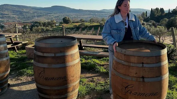 Звездные футболистки вражеских сборных провели отпуск вместе перед Евро – необычная ситуация