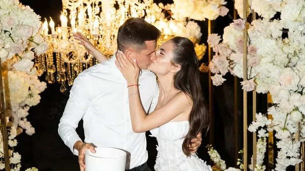 Любовь, спорт и закат: супруги Крыськивы в теплых моментах романтики