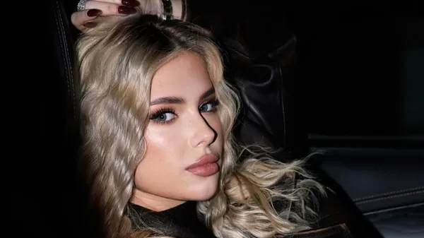 "Она создала жизнь, которую любила": Савина похвасталась неземным счастьем в соцсетях