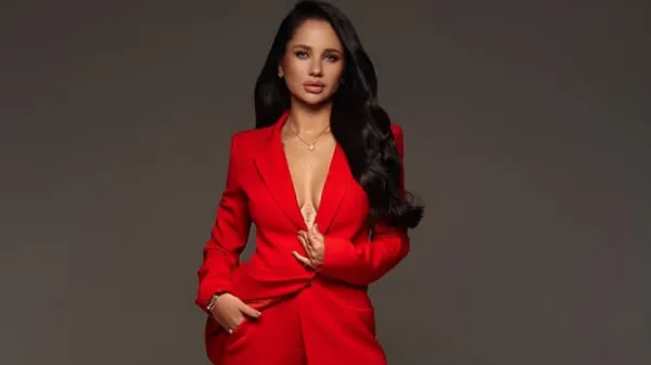 Партнерша лидера Динамо демонстрирует безупречный стиль и держит фанов в настоящем восторге