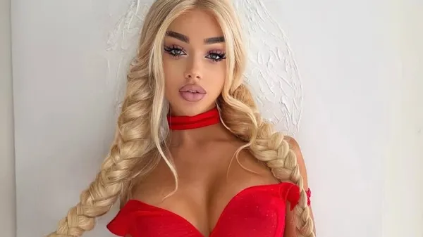 Колишня Вербіча в мереживній спокусі поринула в мистецтво – фани вже під впливом ніжної еротики