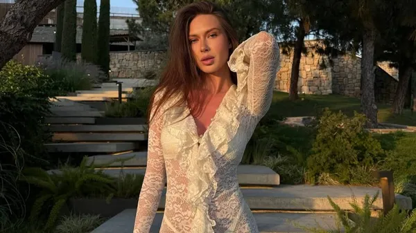 Пасія Білошевського пікантно відривається на курорті – разом із сексі подругами прикрашає Інстаграм