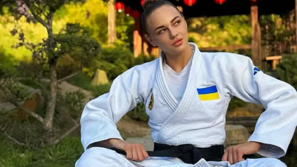 Білодід зачарувала патріотичним образом до Дня Конституції – із серцем і змістом