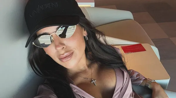 Сексапильная Валентина дала последний шанс футболисту, который не нагулялся – сходил на лево и очнулся