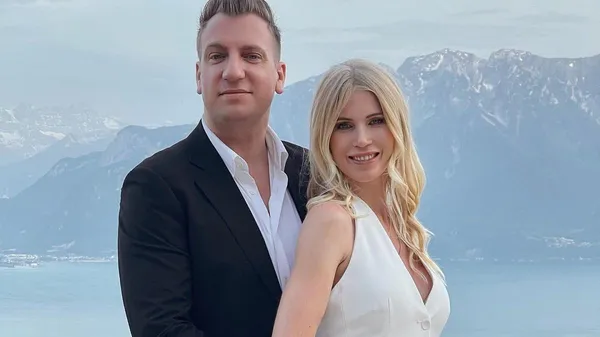 Футболіст, якому зрадила Ванда Нара, стане батьком вп'яте – неймовірна білявка залікувала його рани