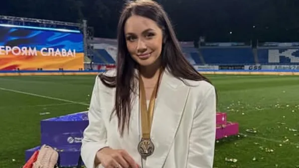 Возлюбленная полузащитника Динамо отправилась в путешествие с детьми – теплый семейный миг