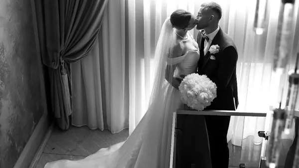 Футболіст збірної України одружився з феноменальною музою – за нього б'ється не один клуб