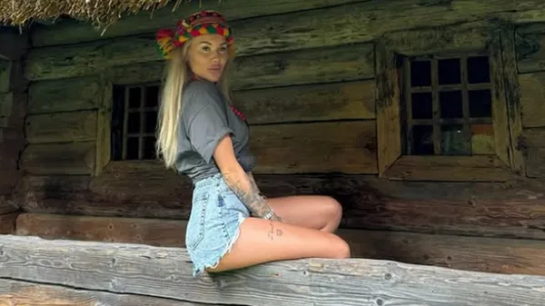 Морозюк у розкішному міні ставить на вуха Одесу: пристрасть і вогонь розбурхують до нестями