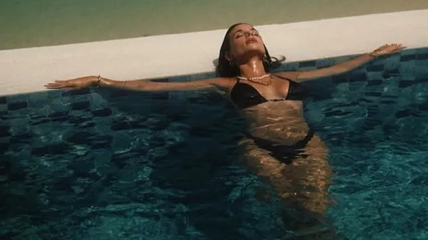 Откровенная дочь легенды Челси устроила фурор полуобнаженной фотосессией – интернет взорвался