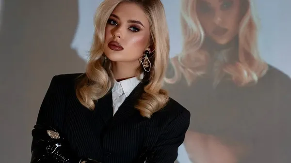 Белое платье – горячее как лава: Савина разожгла сеть новым образом