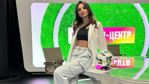 Украинская ведущая в экстремально коротком платье блеснула точеной фигурой: "Сумасшедшая женщина"