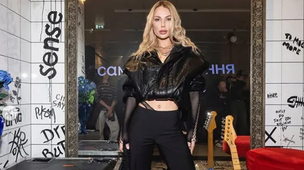 Прекрасна жона капітана Полісся сяє в новому розкішному образі – феєричне шоу краси і стилю