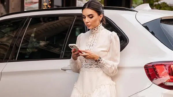 Муза экс-футболиста сборной Украины открыла пламенную сторону своего образа: пьянит каждым движением