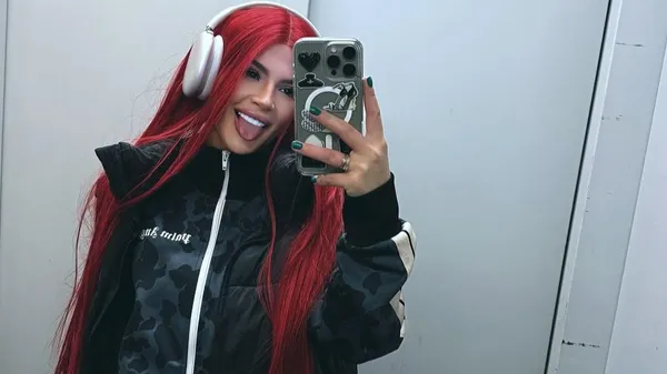 Бывшая Герреро молчит – но это платье кричит громче заголовков