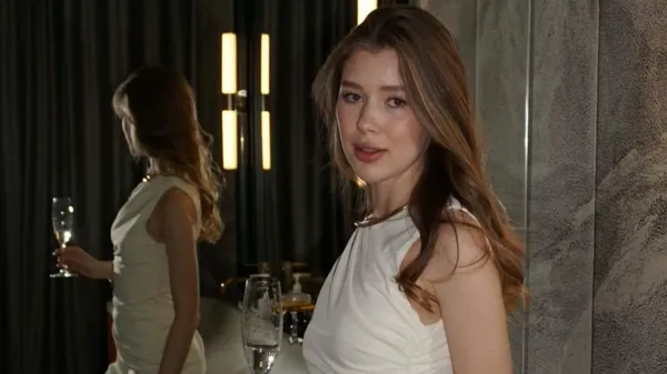 Пасія Драмбаєва у сукні, що кричить: "Торкнись – якщо вистачить сміливості"