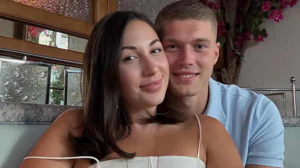 Довбик і чарівна дама розкриваються під прицілом камери – зловили найкрутіший ракурс