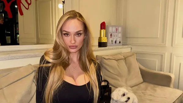 Кохана Сікана викликала захоплення ідеальним образом: стримано, сексуально, по-королівськи